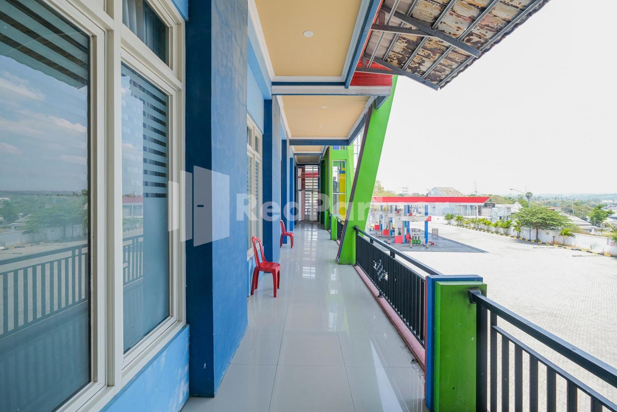 Grand Kencana Guesthouse Syariah Near Wisata Bahari Lamongan Paciran Exterior foto